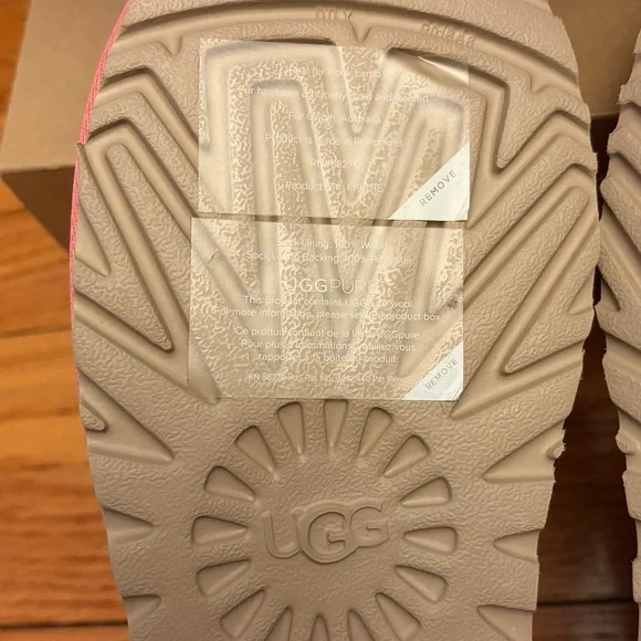 NEW IN BOX UGG Classic Ultra Mini Light Pink Blossom Ankle Boot Womens US 8 - Picture 8 of 10